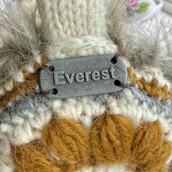 Everest Designs faux fur crochet earmuffs – Y2K boho - Picture 2 of 3